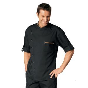 Dolma de chef moderno preto com friso laranja na gola e bolso, manga dobrável e abertura lateral